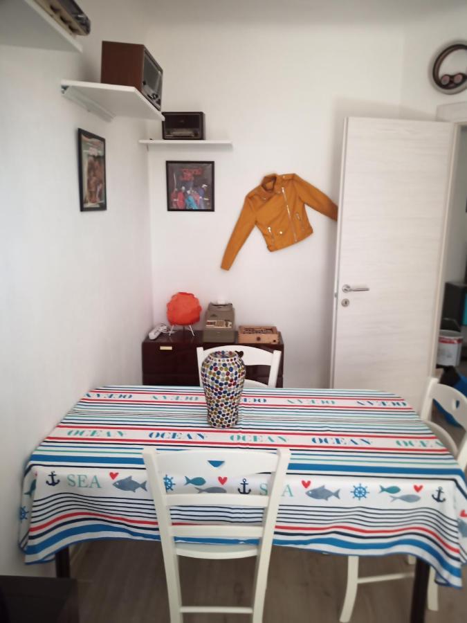 Grand F2 60Mq Centre Antibes, Proche Plages, Commerces, 2 Balcons, Parking, Train, Bus, Deco Vintage, Pet Friendly, Ideal Famille Ou 1-2 Couples Dış mekan fotoğraf