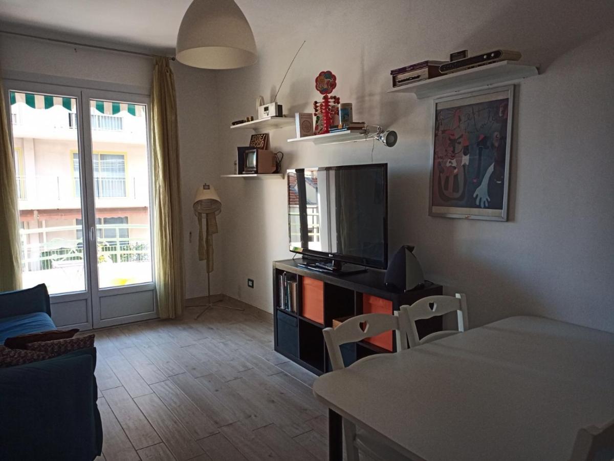 Grand F2 60Mq Centre Antibes, Proche Plages, Commerces, 2 Balcons, Parking, Train, Bus, Deco Vintage, Pet Friendly, Ideal Famille Ou 1-2 Couples Dış mekan fotoğraf