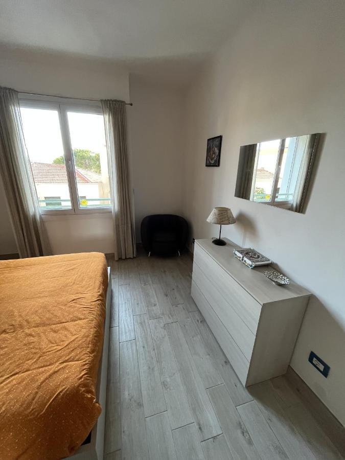 Grand F2 60Mq Centre Antibes, Proche Plages, Commerces, 2 Balcons, Parking, Train, Bus, Deco Vintage, Pet Friendly, Ideal Famille Ou 1-2 Couples Dış mekan fotoğraf