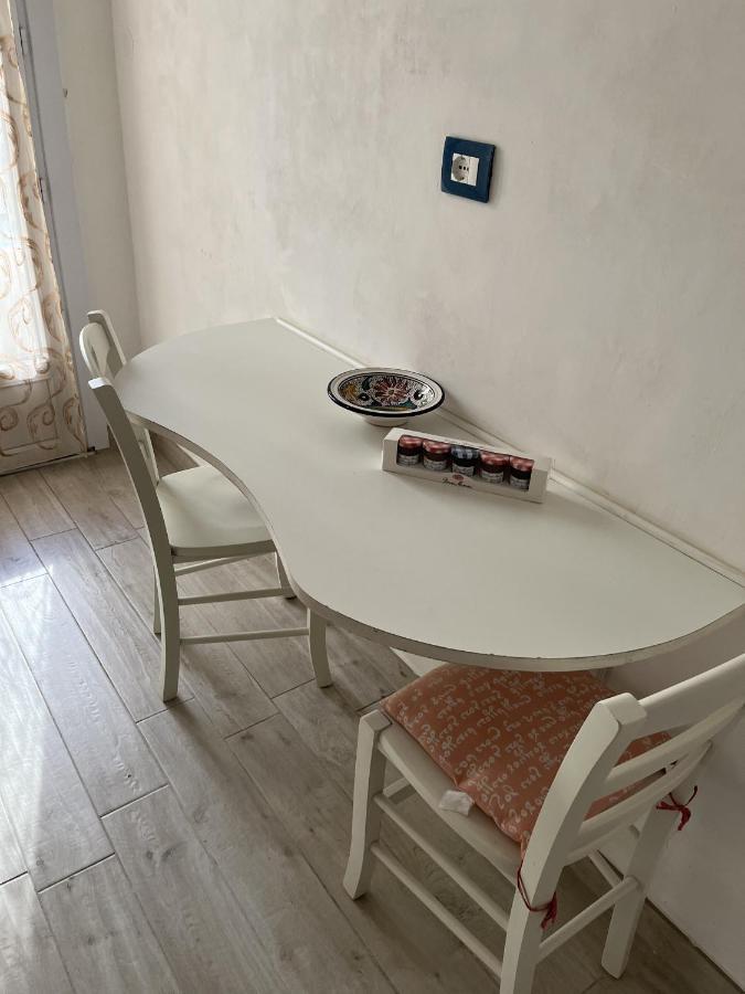 Grand F2 60Mq Centre Antibes, Proche Plages, Commerces, 2 Balcons, Parking, Train, Bus, Deco Vintage, Pet Friendly, Ideal Famille Ou 1-2 Couples Dış mekan fotoğraf